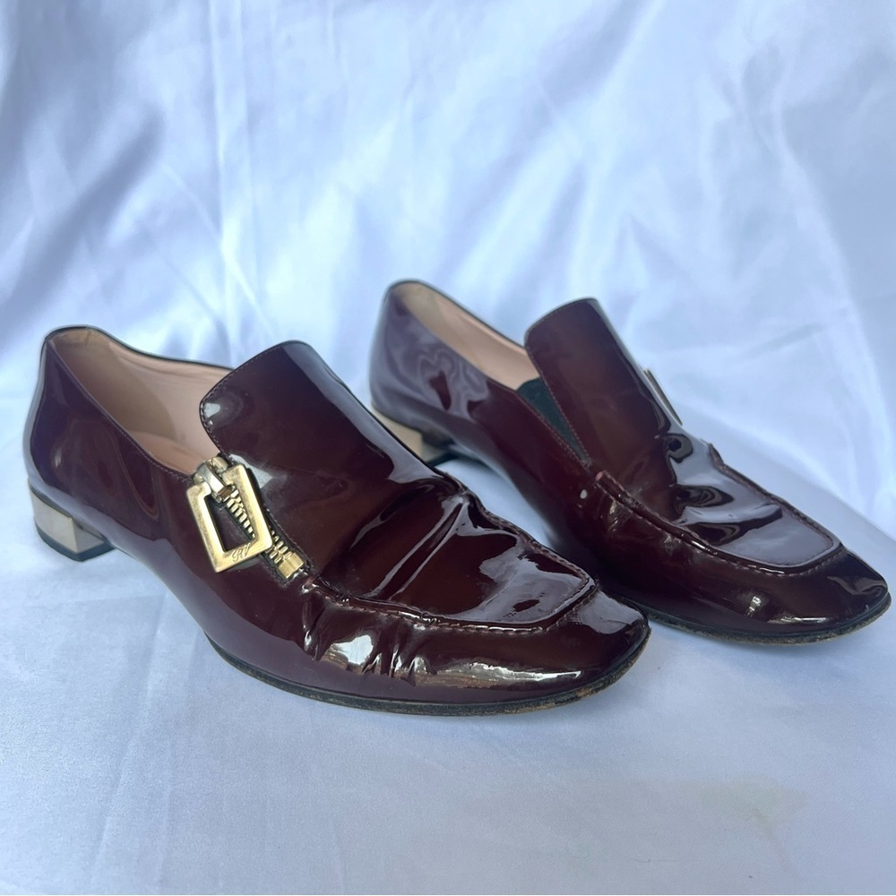 Roger Vivier Polly Burgundy and Gold Patent Leather Loafer Shoes 9 - Picture 3 of 11